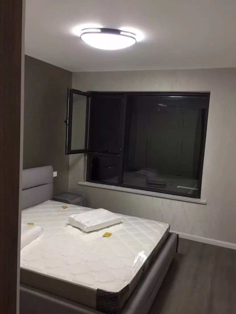 南京聚寶山莊137平米現代風格裝修 年輕人的婚房可以這樣裝修14次臥