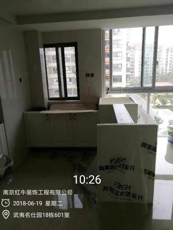 南京武夷名仕園124平米簡美風格裝修  享受家帶來的溫度37六月份_最后是將木地板、木門、墻紙等安裝好。