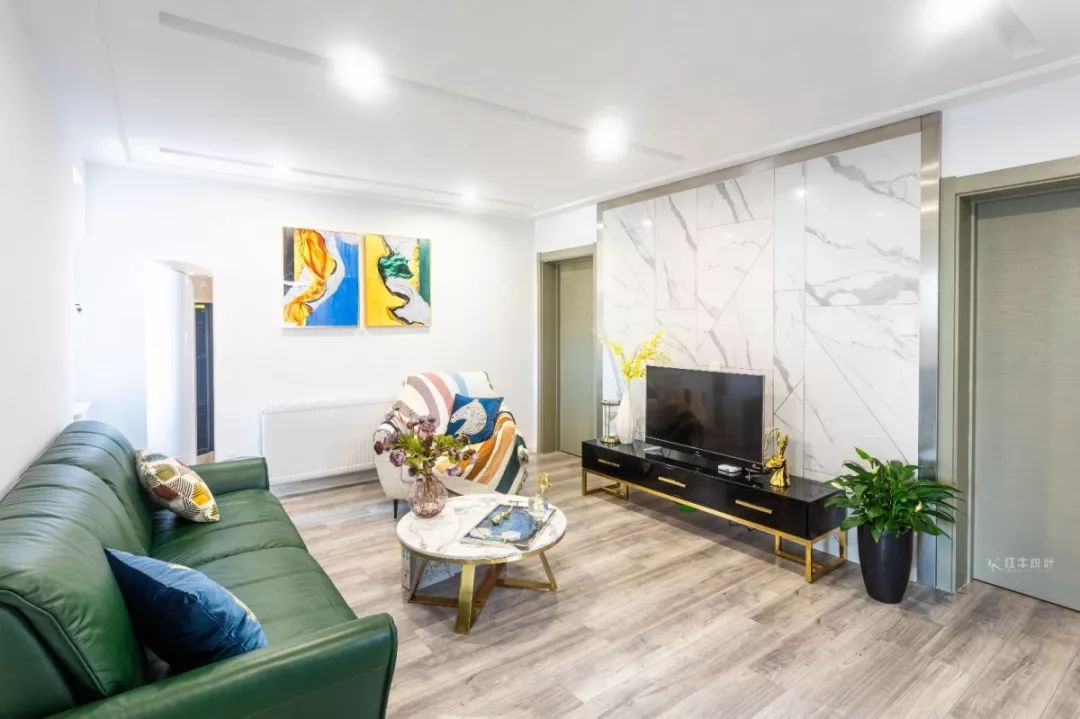 南京龍蟠花苑90㎡現(xiàn)代輕奢--老房升級改造,變身時尚精致家!04客廳改造