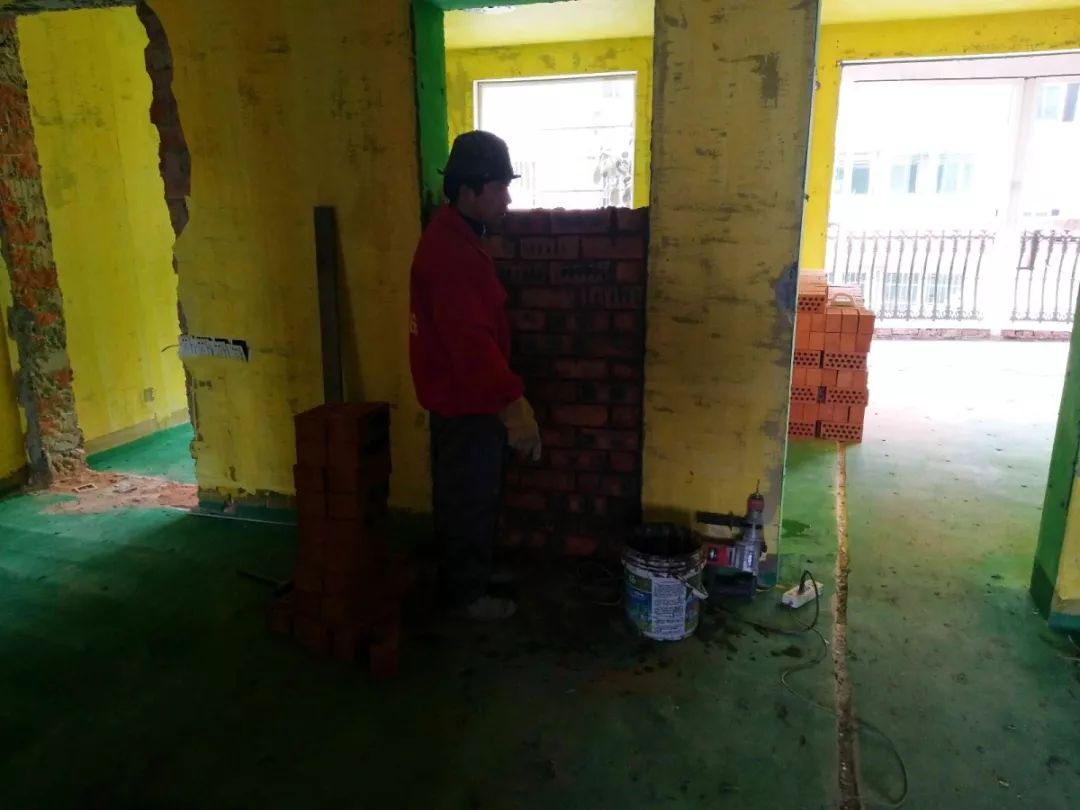 南京龍蟠花苑90㎡現(xiàn)代輕奢--老房升級改造,變身時尚精致家!24拆砌工程