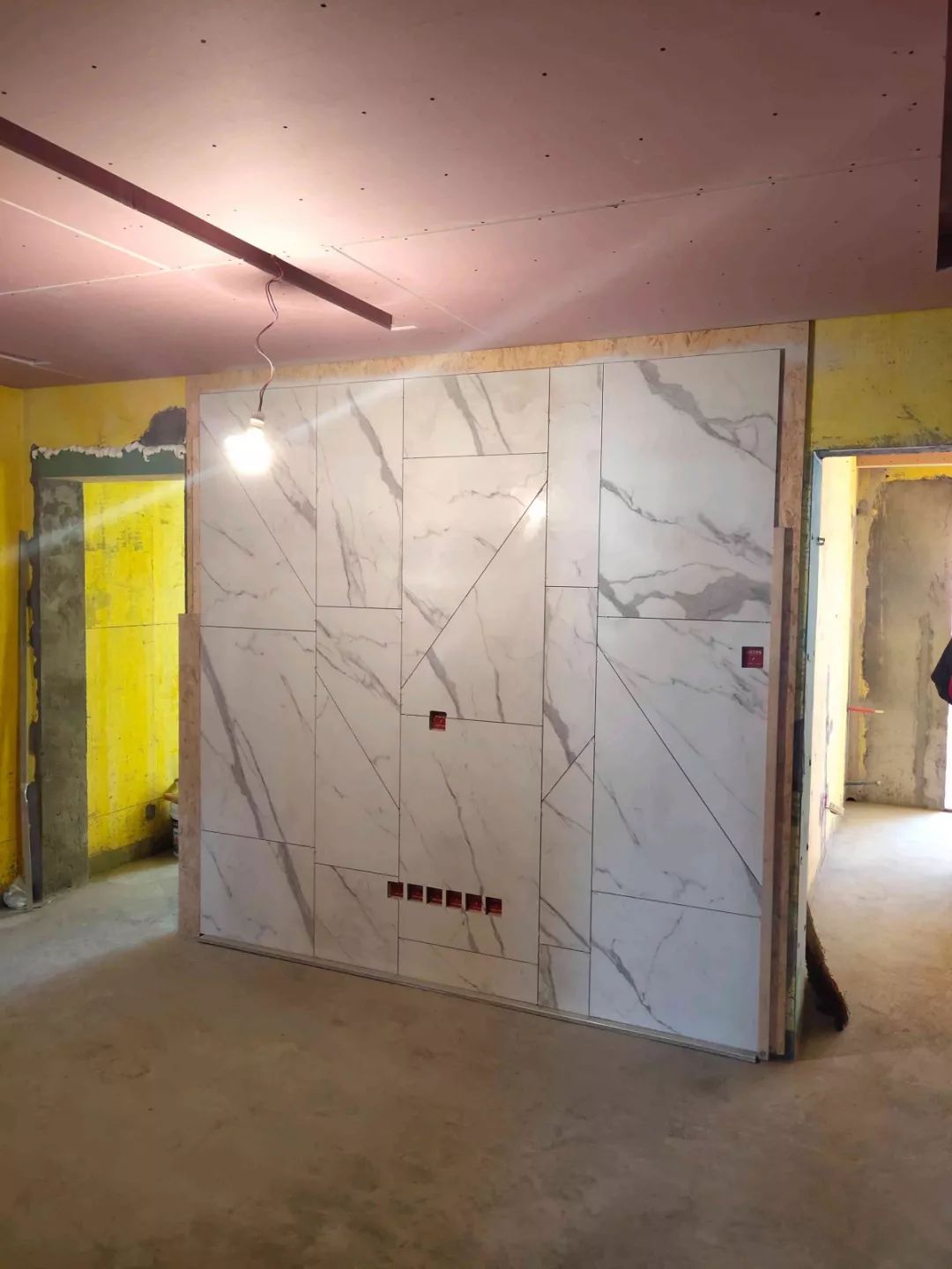 南京龍蟠花苑90㎡現(xiàn)代輕奢--老房升級改造,變身時尚精致家!33瓦木施工