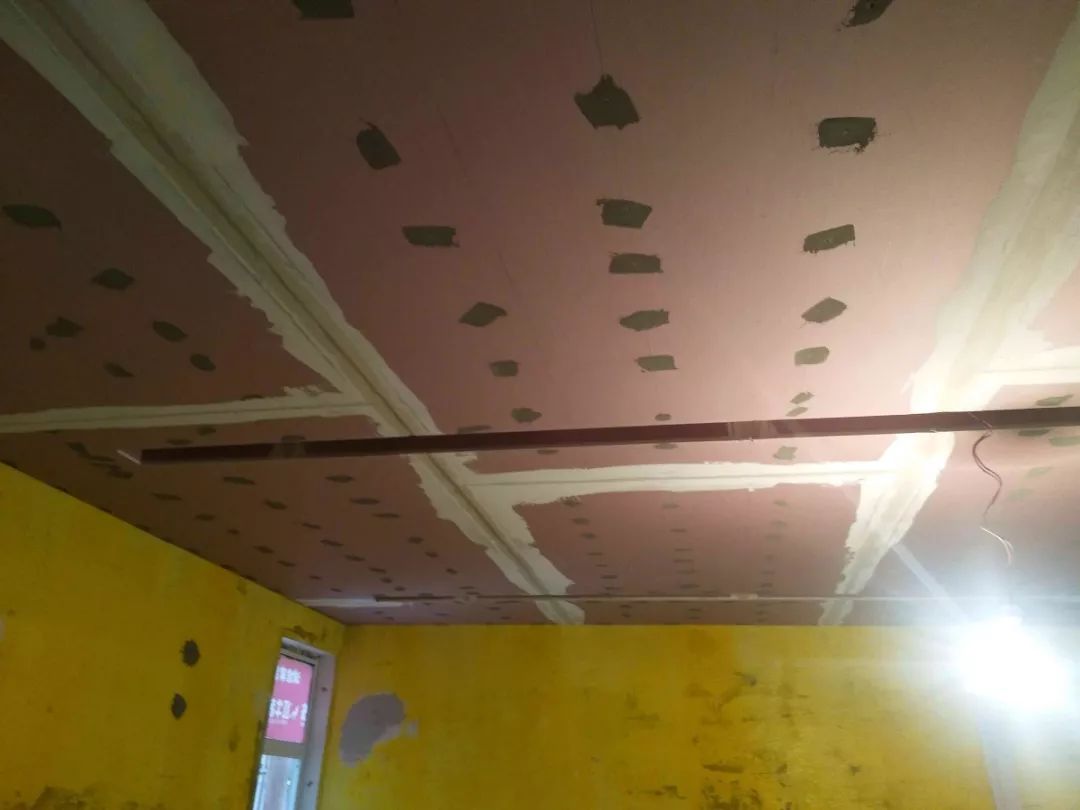 南京龍蟠花苑90㎡現(xiàn)代輕奢--老房升級改造,變身時尚精致家!35油漆施工