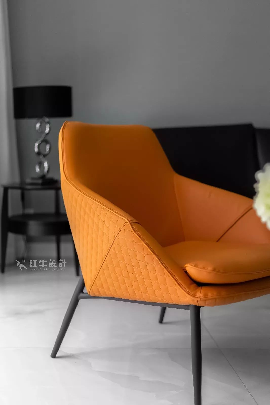 南京雅居樂145㎡現(xiàn)代簡約--演繹當(dāng)代生活美學(xué)04客廳設(shè)計03小飾品