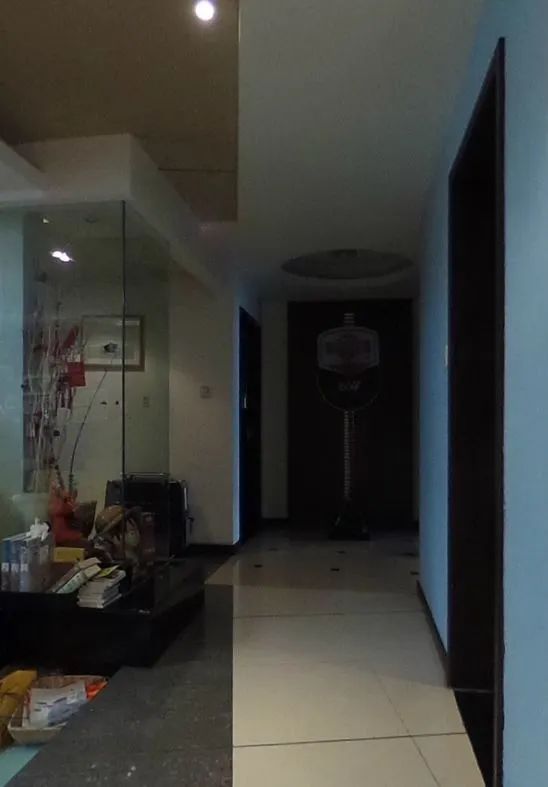余瑋_金鼎灣花園135㎡輕奢風格--老房升級改造，前后對比大變樣！13過道·改造前