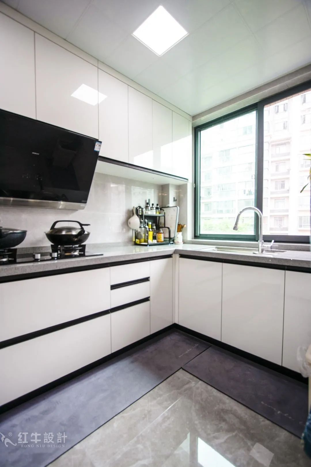 最美畢業照 ⑥--簡美不一定是深色系,也可以這樣清爽哦!07廚房