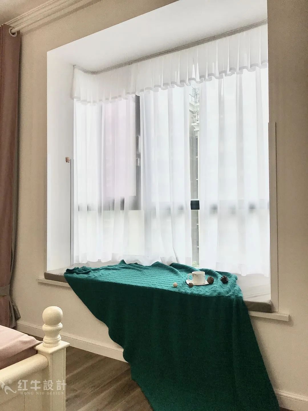 最美畢業照 ⑥--簡美不一定是深色系,也可以這樣清爽哦!09飄窗