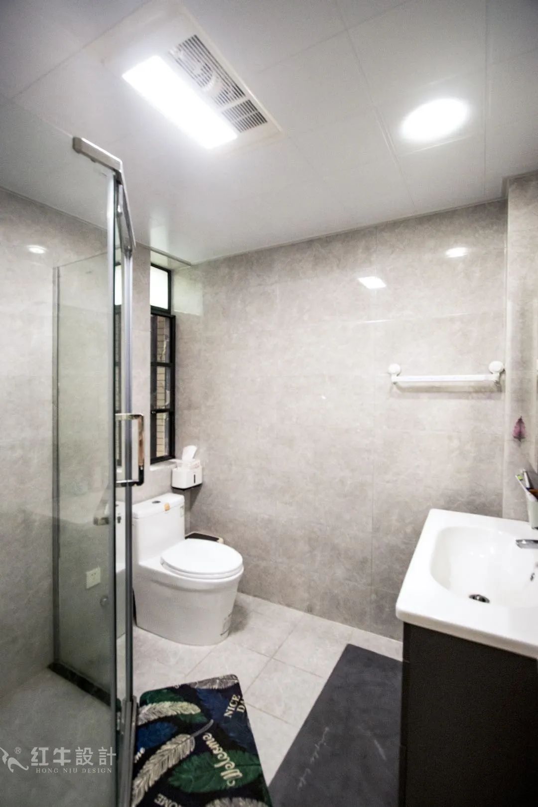 最美畢業照 ⑥--簡美不一定是深色系,也可以這樣清爽哦!11衛生間