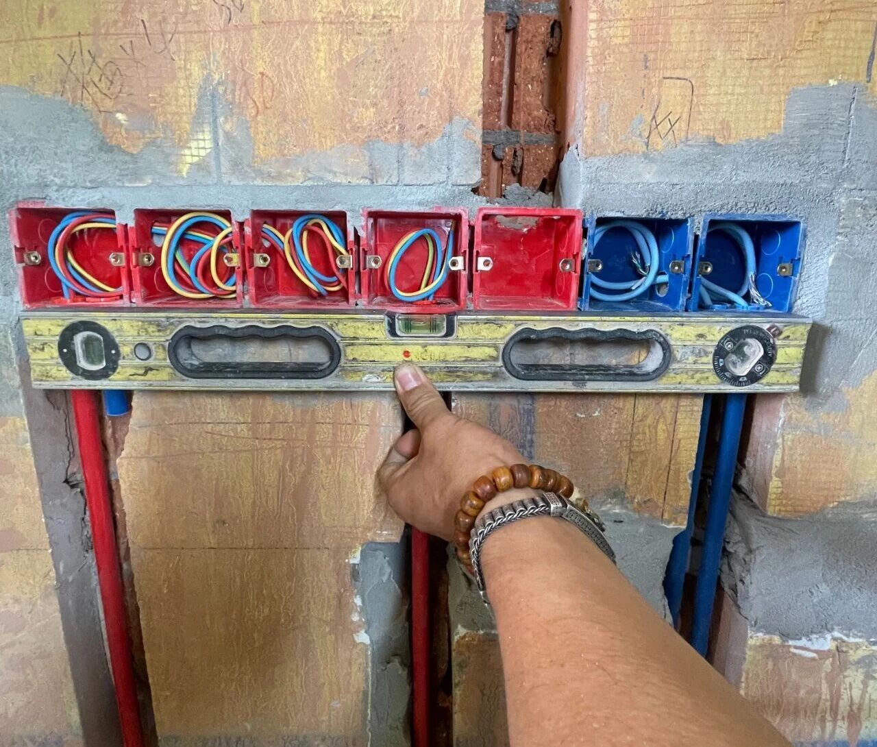 金九銀十裝修季|南京紅牛裝飾工程總監(jiān):工地巡檢無小事,嚴(yán)苛落實(shí)工藝標(biāo)準(zhǔn)! 金九銀十裝修季|南京紅牛裝飾工程總監(jiān):工地巡檢無小事,嚴(yán)苛落實(shí)工藝標(biāo)準(zhǔn)!