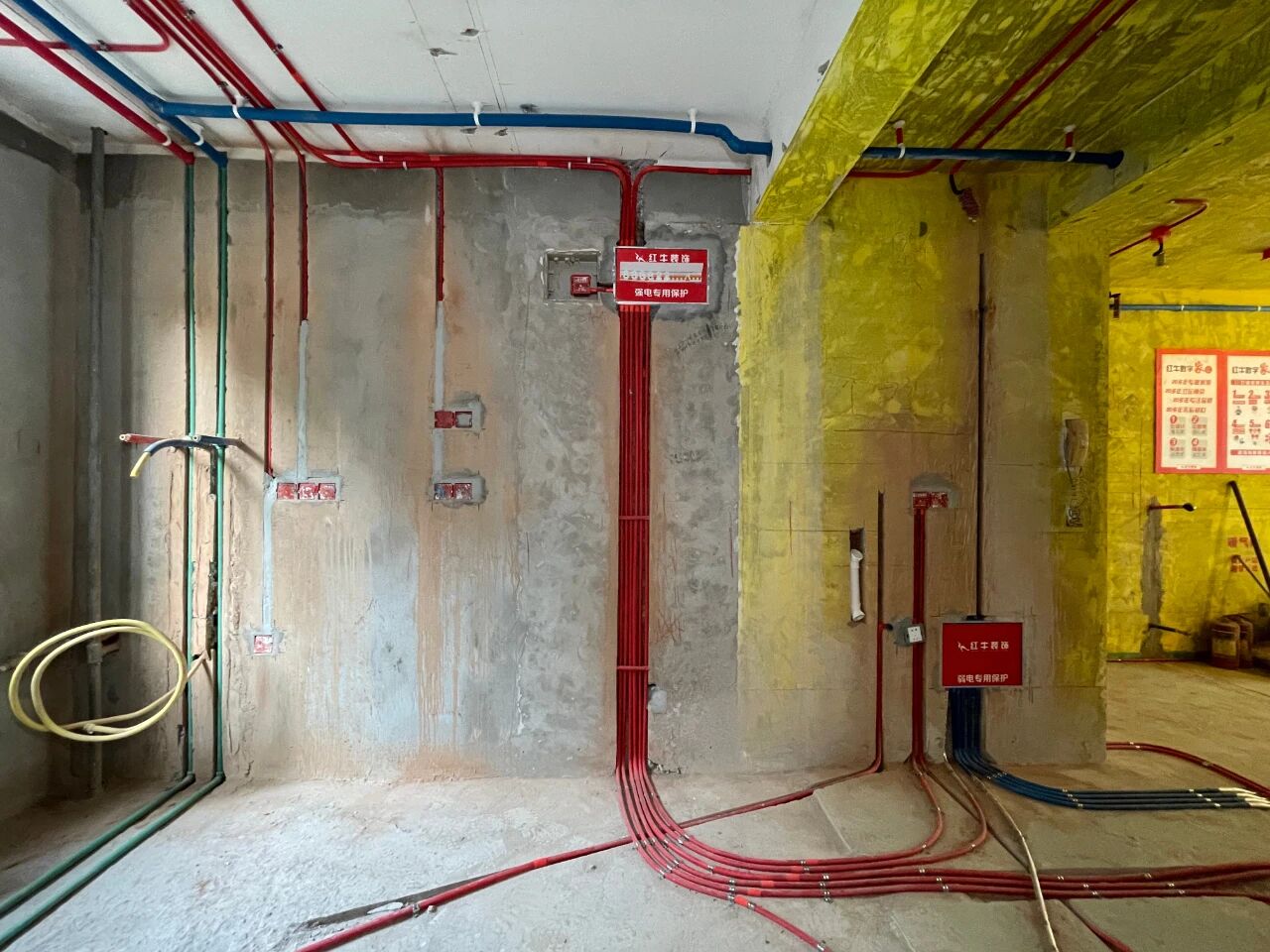 差別真的太大了!南京紅牛裝飾標準化水電工藝vs非正規/熟人施工隊的水電工藝! 差別真的太大了!南京紅牛裝飾標準化水電工藝vs非正規/熟人施工隊的水電工藝!