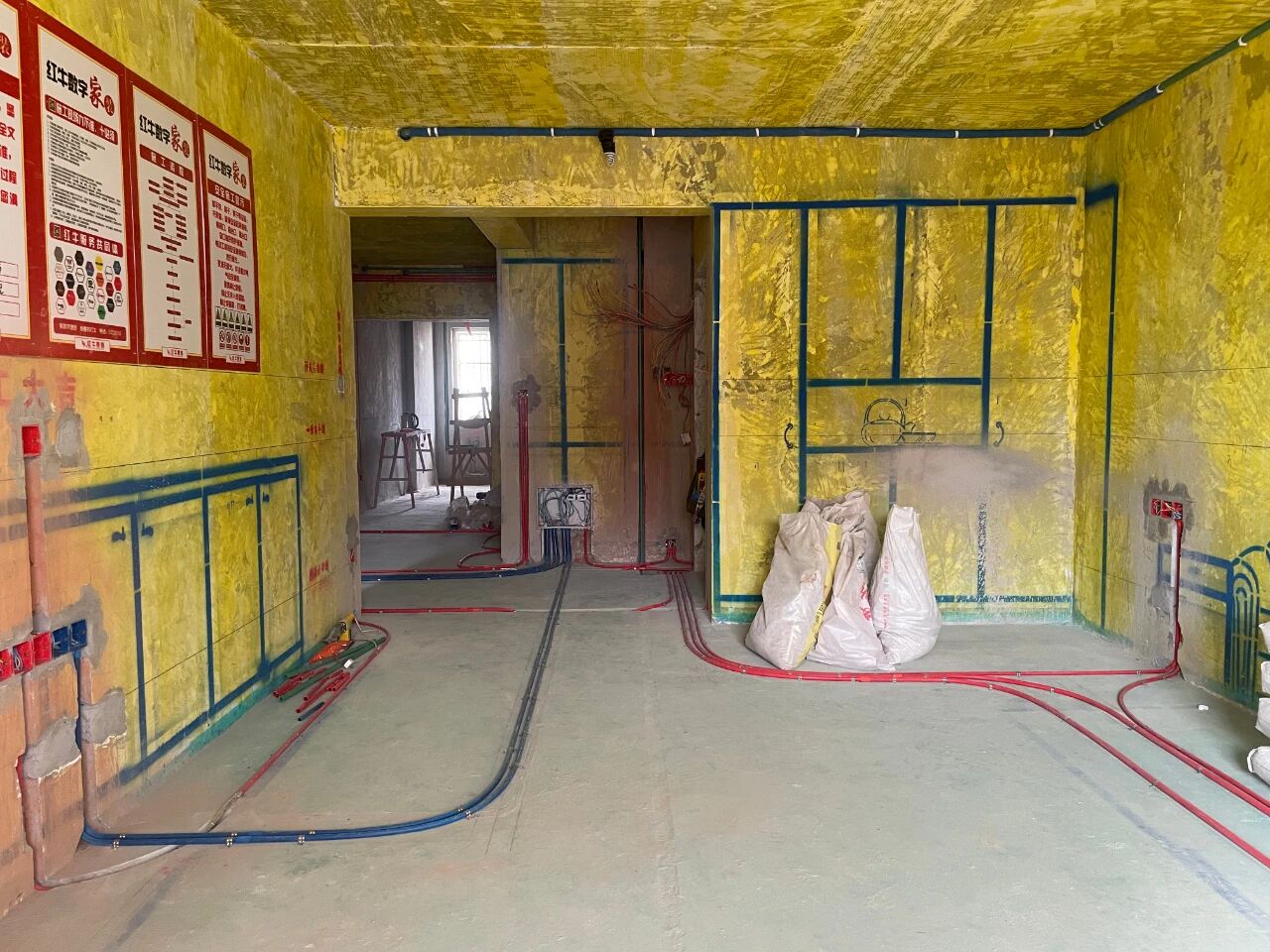 九月秋意漸濃,南京紅牛裝飾工地巡檢步履不停,只為兌現品質承諾! 九月秋意漸濃,南京紅牛裝飾工地巡檢步履不停,只為兌現品質承諾!