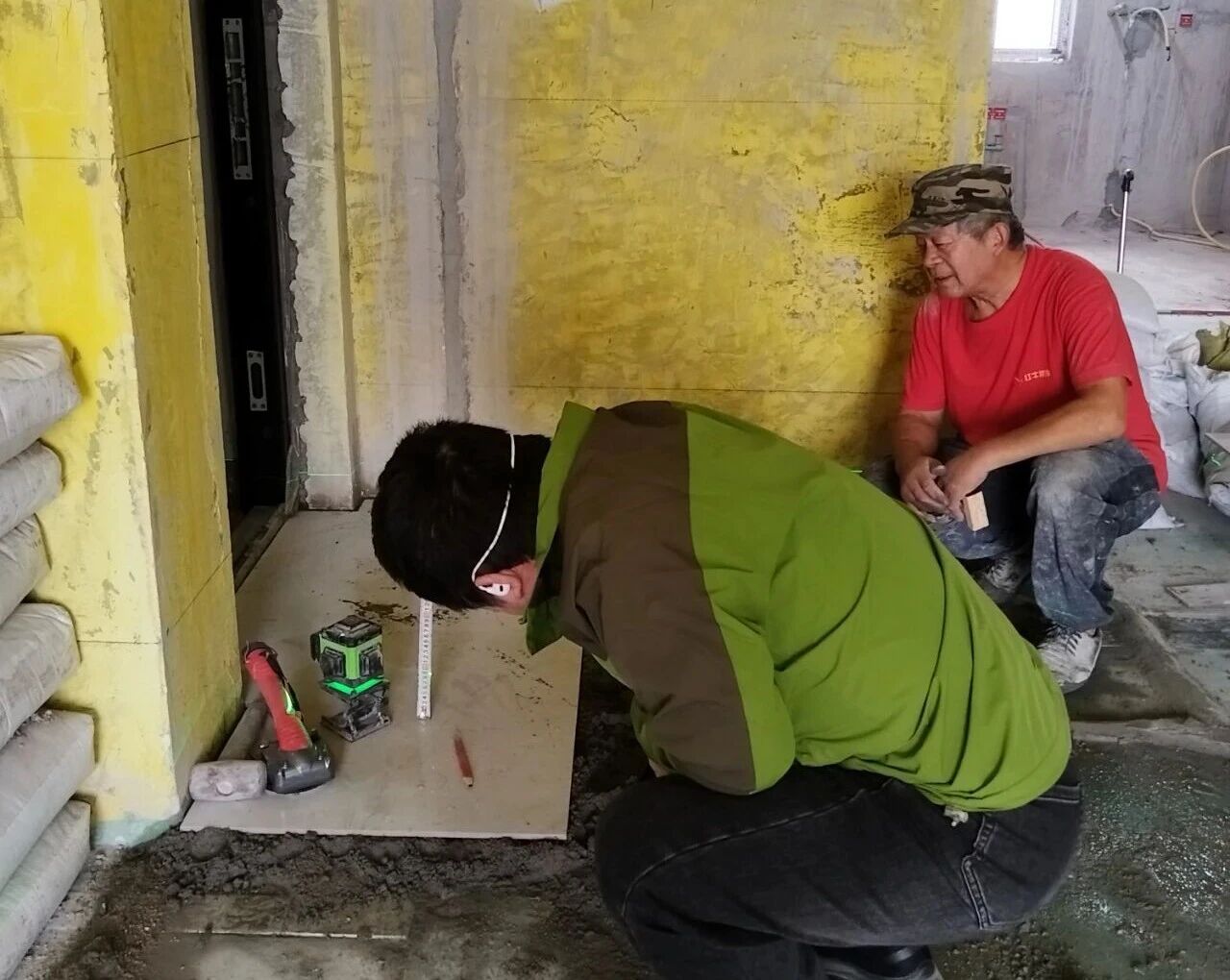 南京裝修公司紅牛裝飾工地突擊巡檢:一厘一毫堅守品質,一心一意守護新家! 南京裝修公司紅牛裝飾工地突擊巡檢:一厘一毫堅守品質,一心一意守護新家!